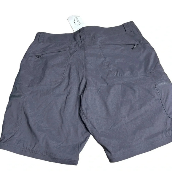 L.L.Bean  shorts Women size 14 . Utility shorts. 4 zipper pockets plus 2 more. - Picture 2 of 15